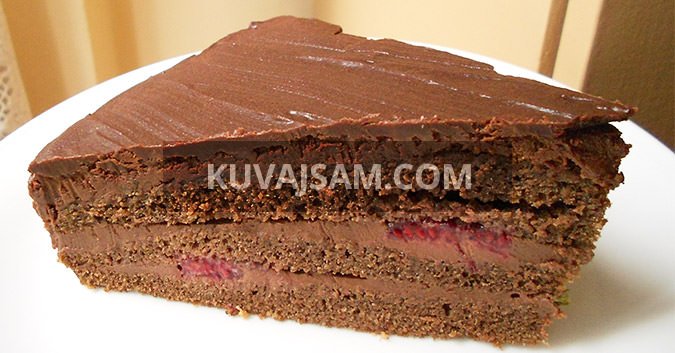 Čoko torta sa malinama (foto: kuvajsam.com)