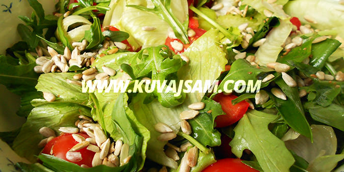 Prolećna salata (foto: kuvajsam.com)