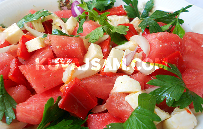 Salata od lubenice (foto: kuvajsam.com)