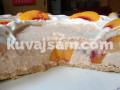 Breskva torta (foto: kuvajsam.com)