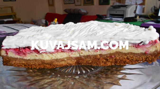 Torta sa malinama (foto: kuvajsam.com)