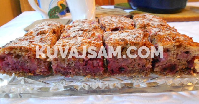 Voćni kolač (foto: kuvajsam.com)