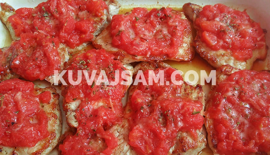 Svinjske šnicle sa paradajzom (foto: kuvajsam.com)