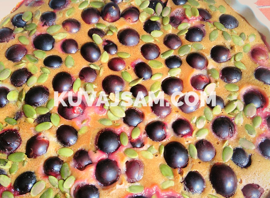 Kolač sa grožđem (foto: kuvajsam.com)
